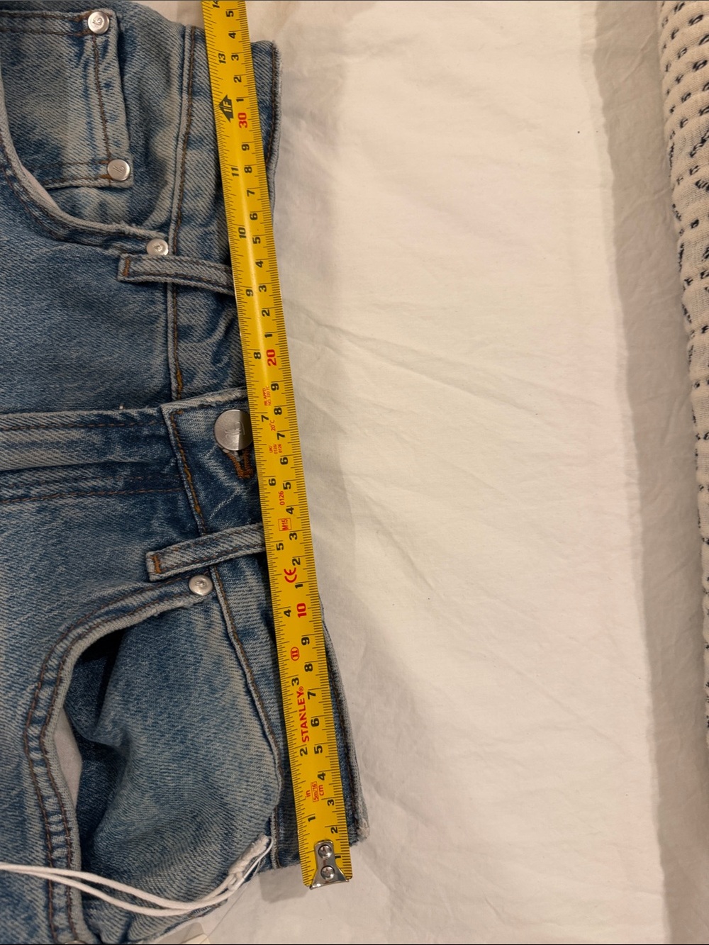 Pilcro Wide-Leg High-Rise Jeans in Medium Blue - Picture 7 of 10